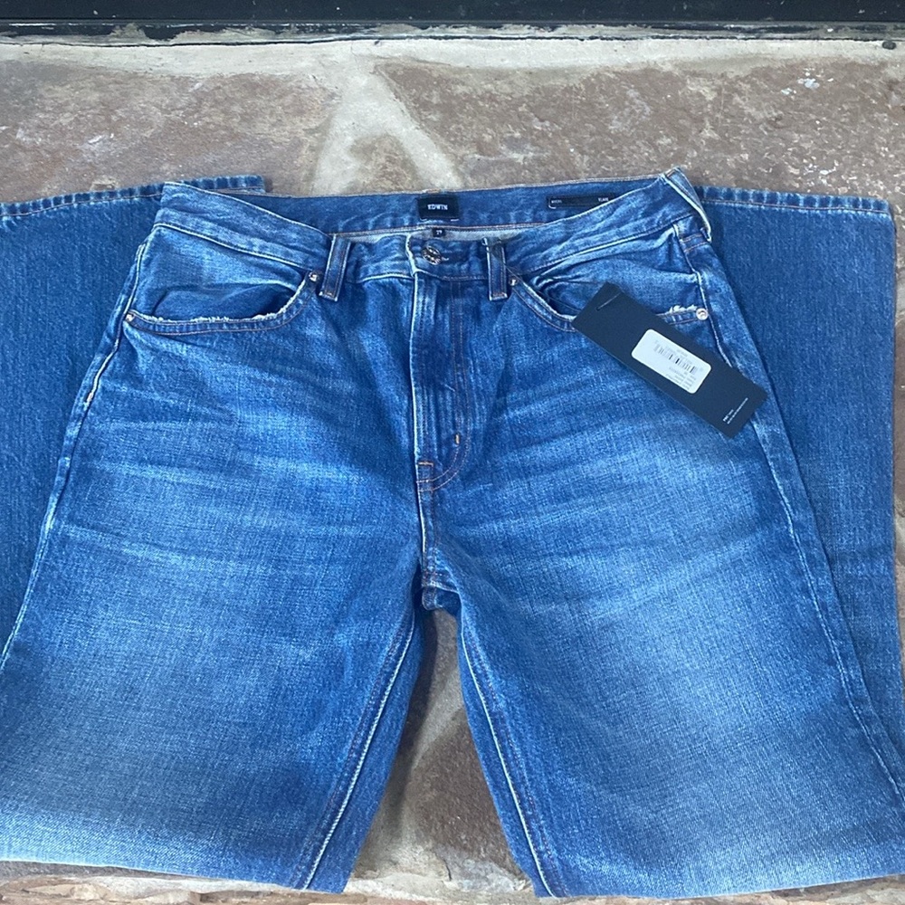 EDWIN Averi flare leg jeans in Pretender - Picture 4 of 7
